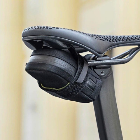 Kryt pod sedlo na kolo — Lehký, Odolný a Snadno Instalovatelný 