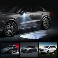 Světlo na dveřích auta s andělskými křídly - vizuální efekt a jedinečný styl