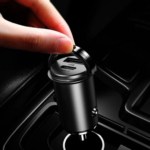 Încărcător Auto Compact – Două Porturi USB și Rapid 